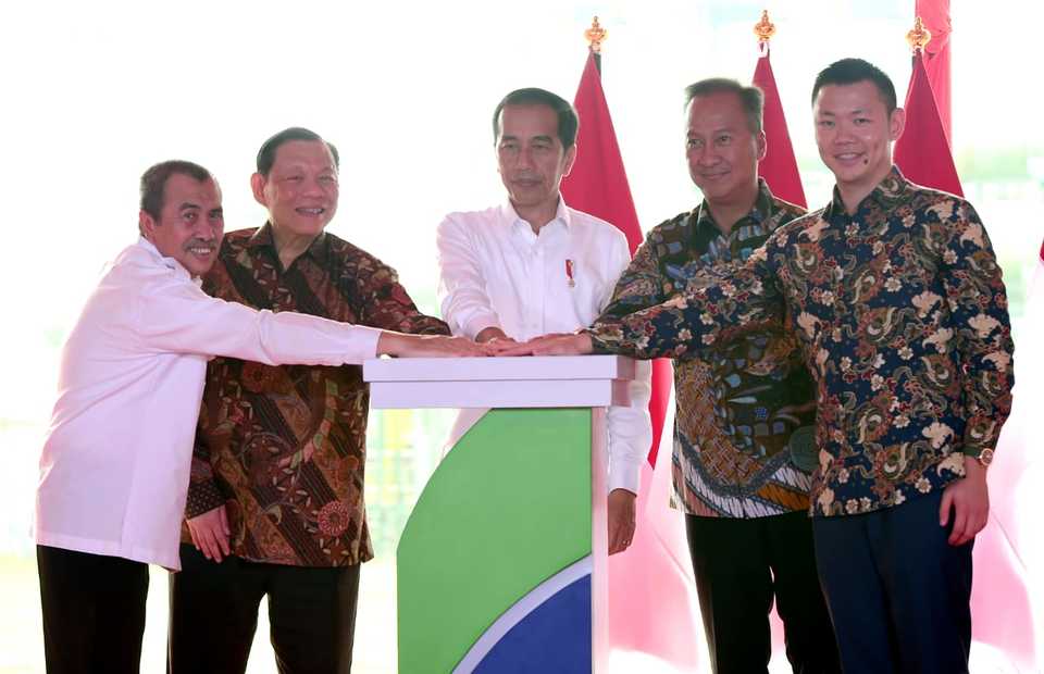 Jokowi Inaugurates Indonesia’s Largest Viscose Rayon Facility