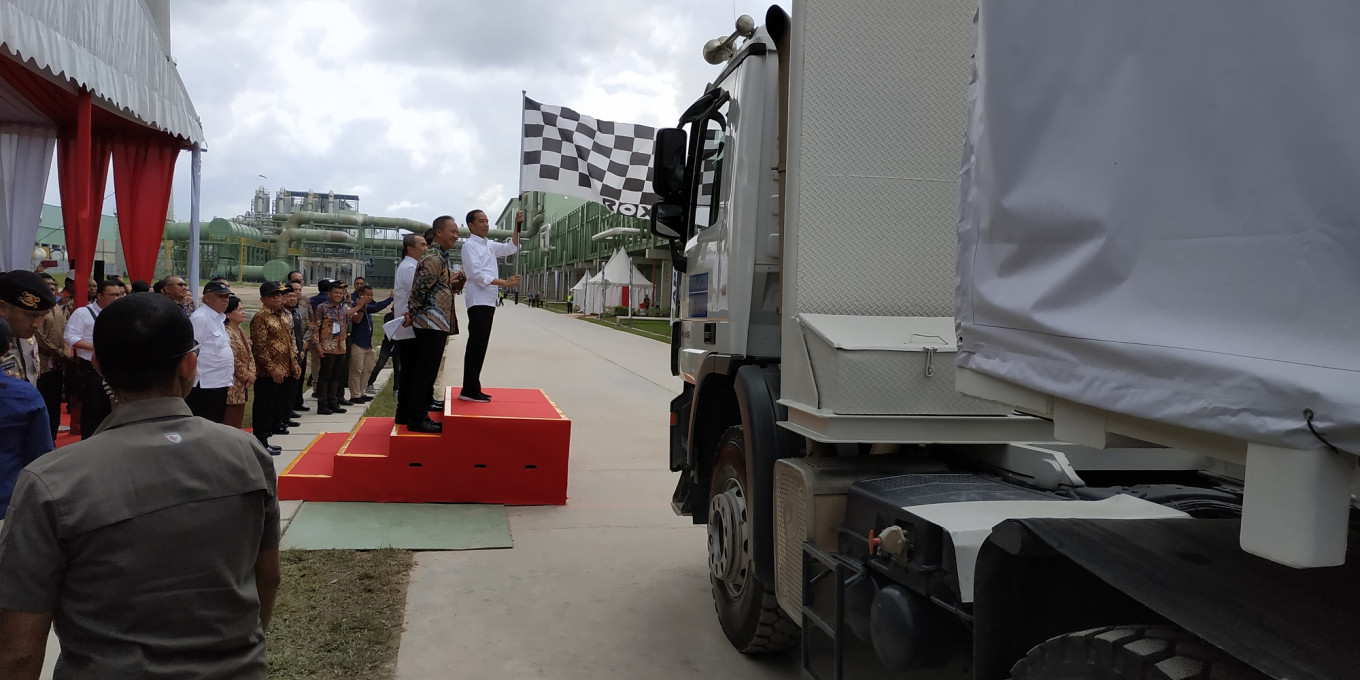 Jokowi officiates Asia Pacific Rayon plant in Riau
