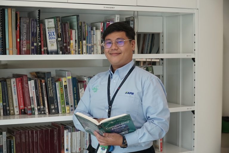 edy saputra, learning and development specialist apr