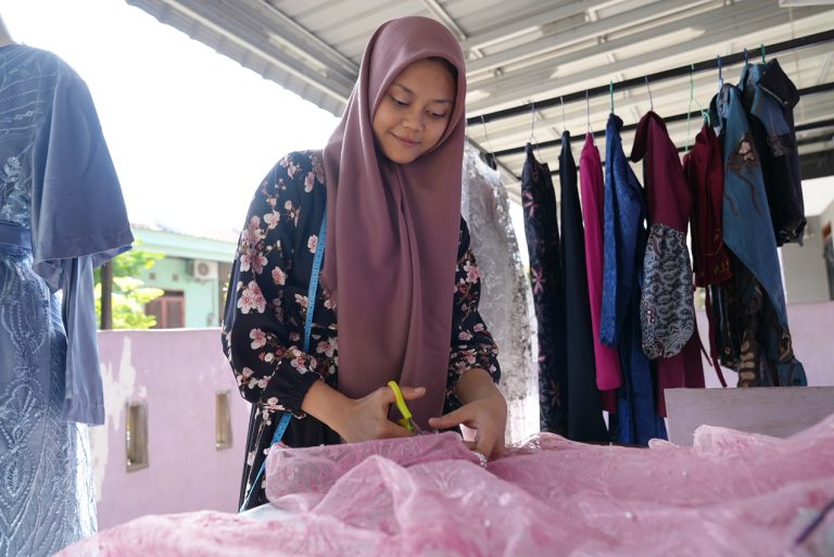 beasiswa_fashion_SMK_busana_binaan_APR