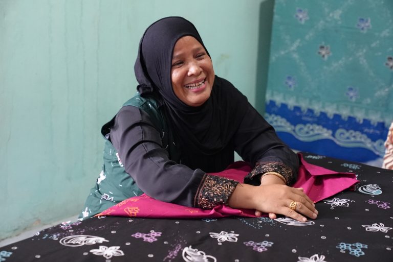 batik_yus_pelalawan_jmfw_binaan_APR_viscose